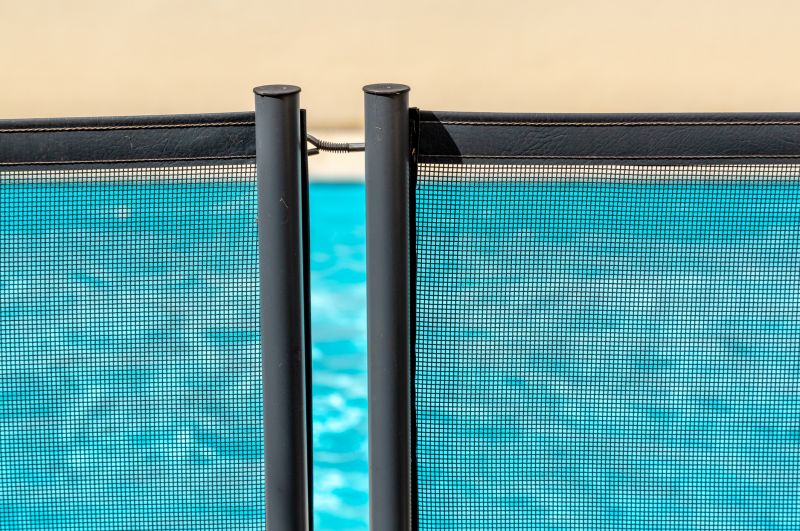Pet-proof Mesh Pool Fence